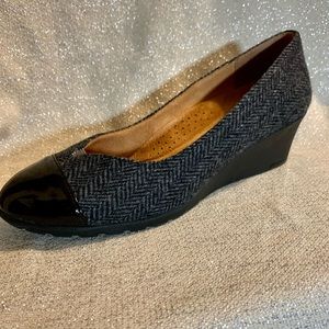 Hush Puppies Herringbone Grey Wedge 9.5 Wide